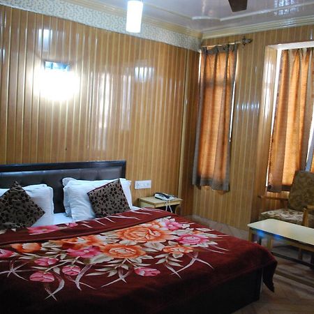 Kaisar Hotel Srinagar  Luaran gambar