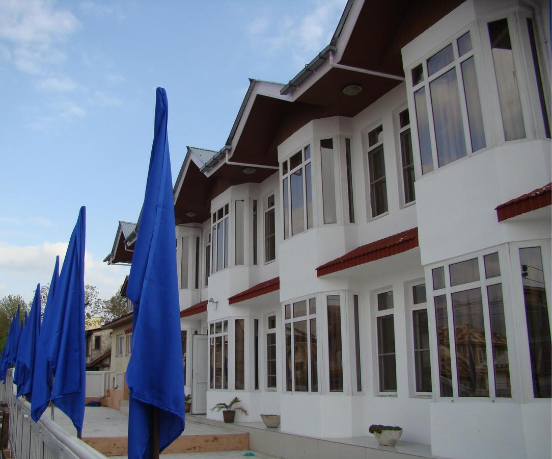 Kaisar Hotel Srinagar  Luaran gambar