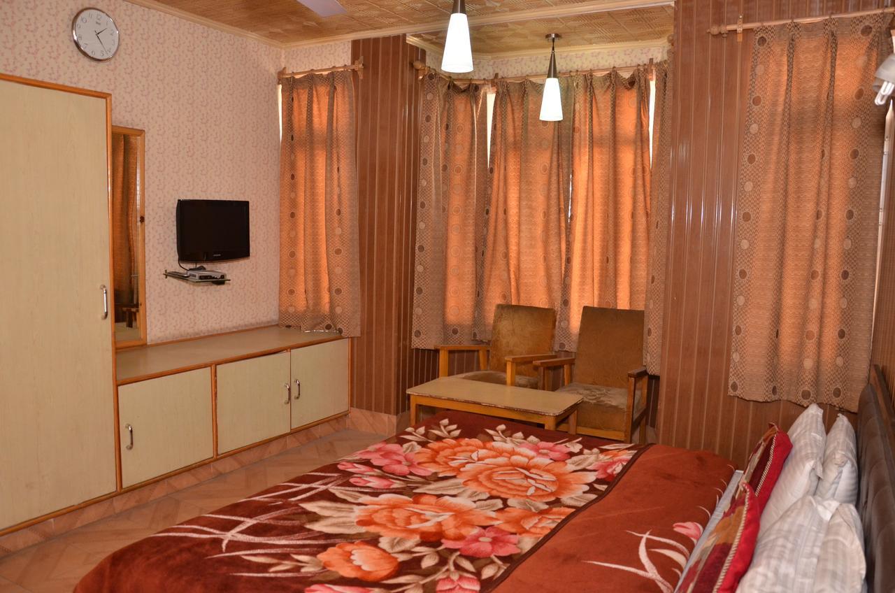 Kaisar Hotel Srinagar  Luaran gambar
