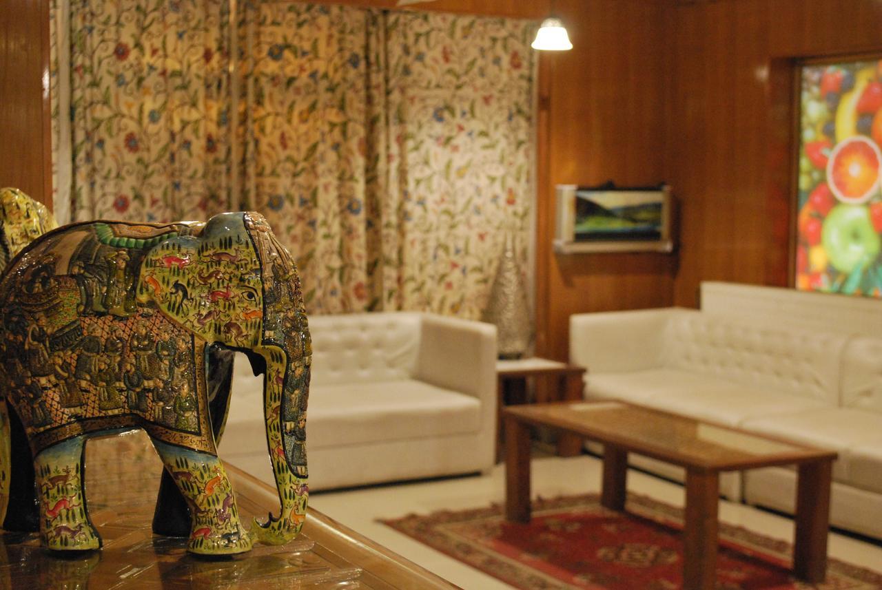 Kaisar Hotel Srinagar  Luaran gambar