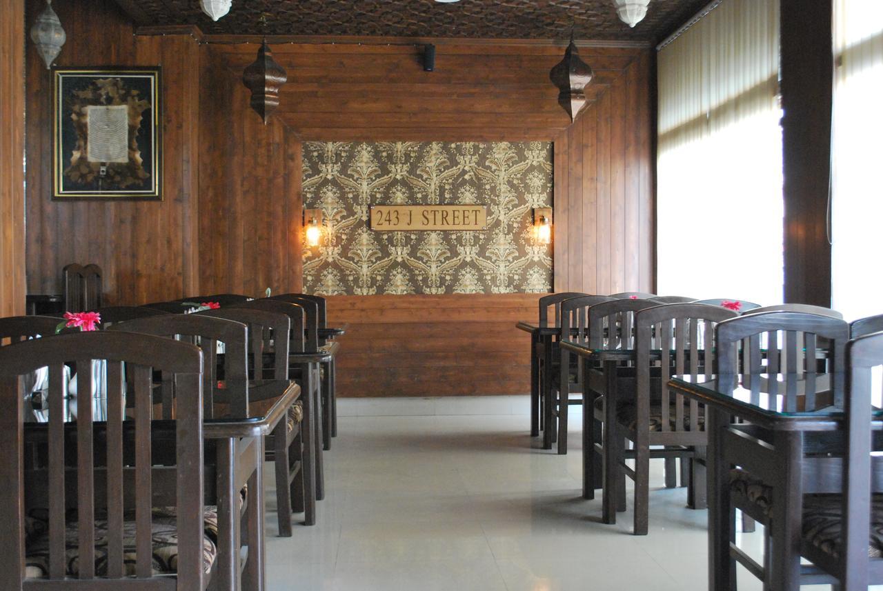 Kaisar Hotel Srinagar  Luaran gambar