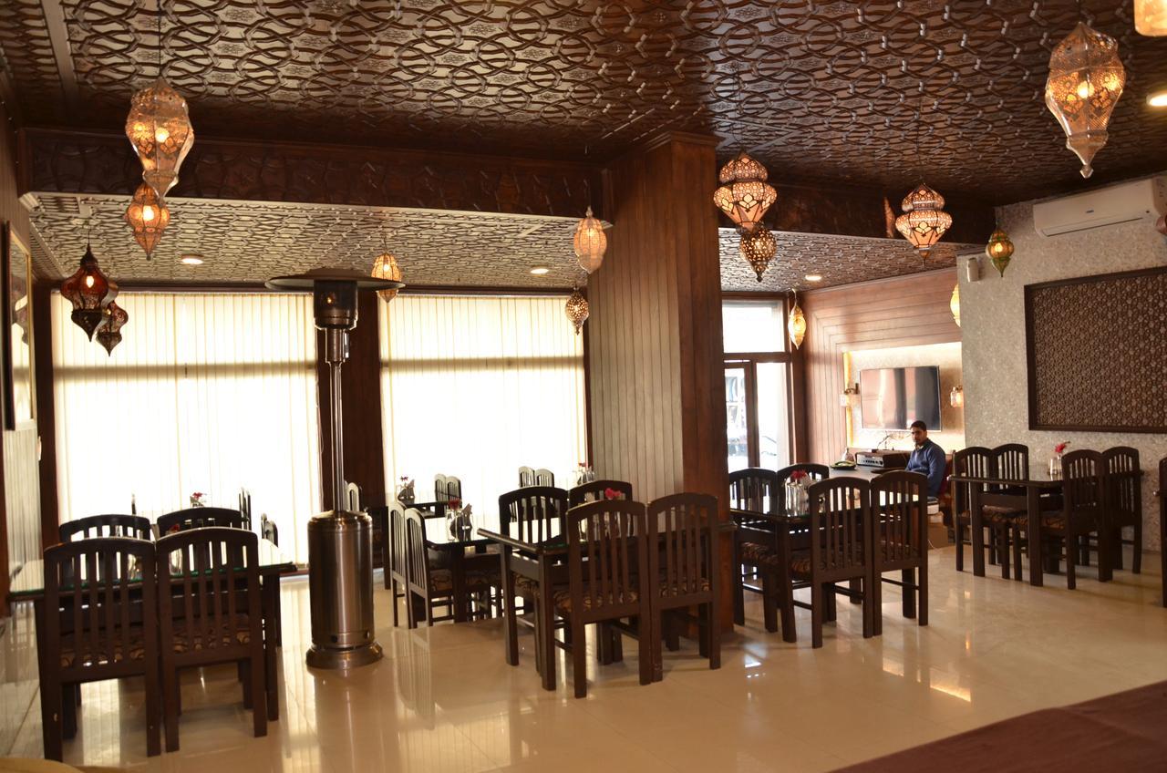Kaisar Hotel Srinagar  Luaran gambar
