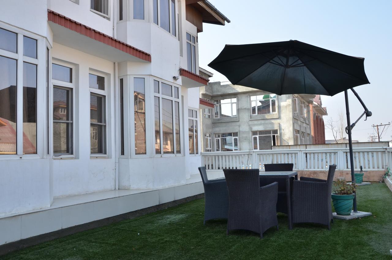 Kaisar Hotel Srinagar  Luaran gambar