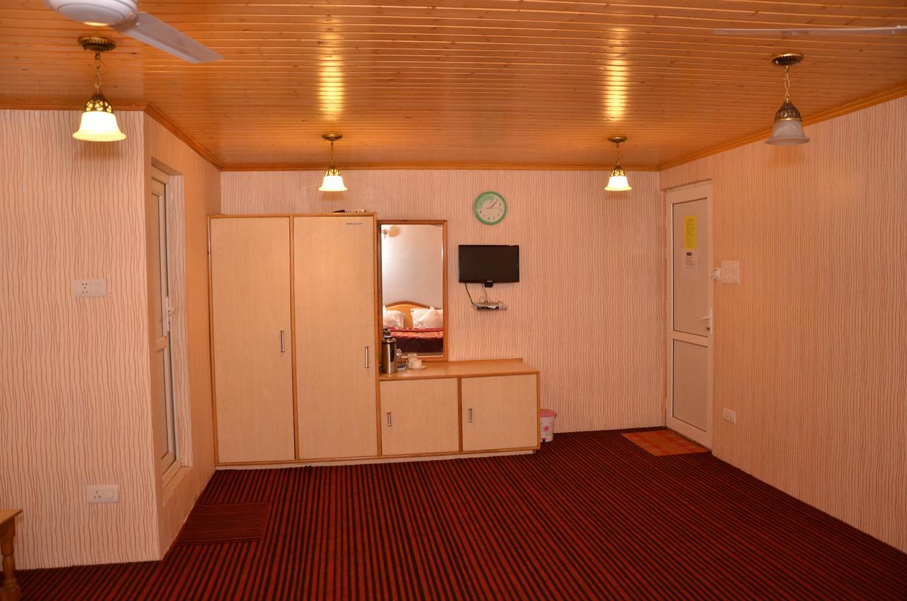 Kaisar Hotel Srinagar  Luaran gambar