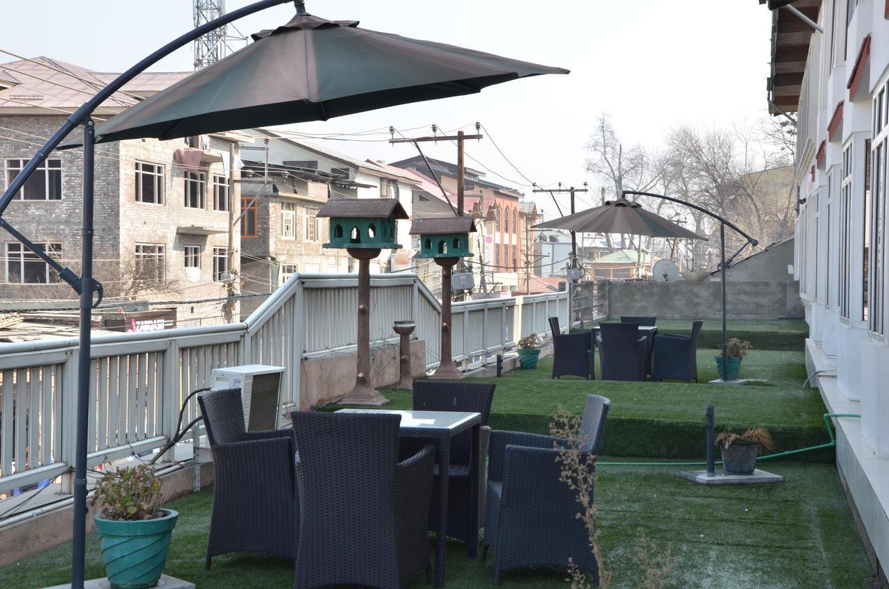 Kaisar Hotel Srinagar  Luaran gambar