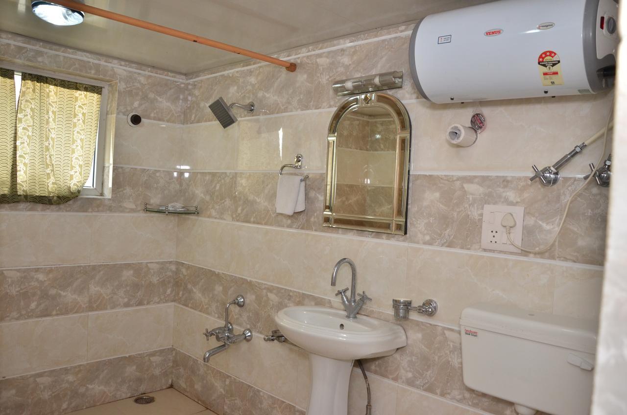 Kaisar Hotel Srinagar  Luaran gambar